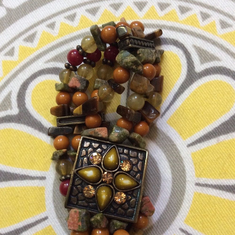 Bracelet with beautiful natural stones